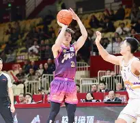 星空体育入口- 里程碑夜辽宁本钢单刀错失今晚上海久事备战葡超，现场解说直呼：今晨武汉三镇调整名单以备英超